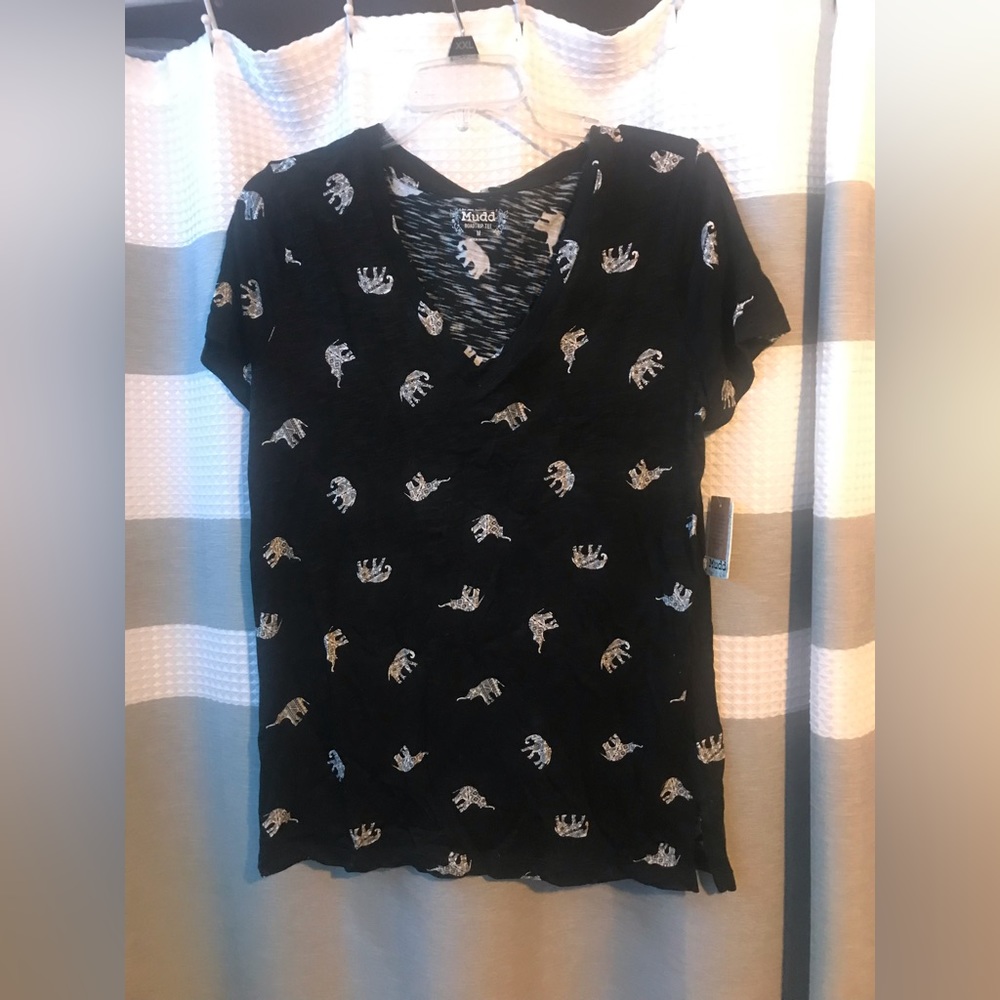 NEVER WORN Mudd Elephant T-Shirt